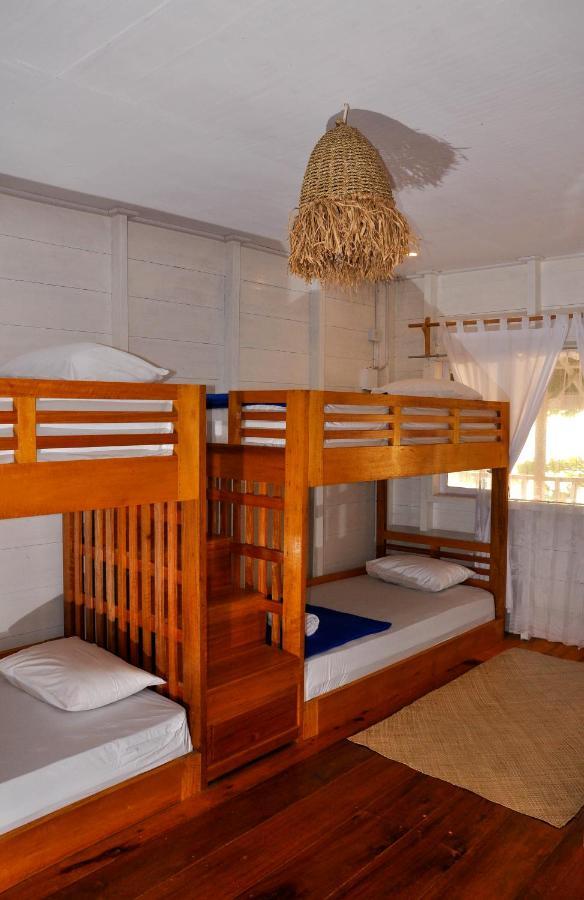 Crow'S Nest Hotell Tua Pejat Exteriör bild